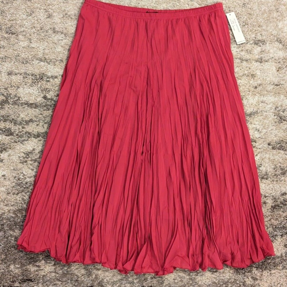 Larry Levine Long Pleated Skirt Pink Small